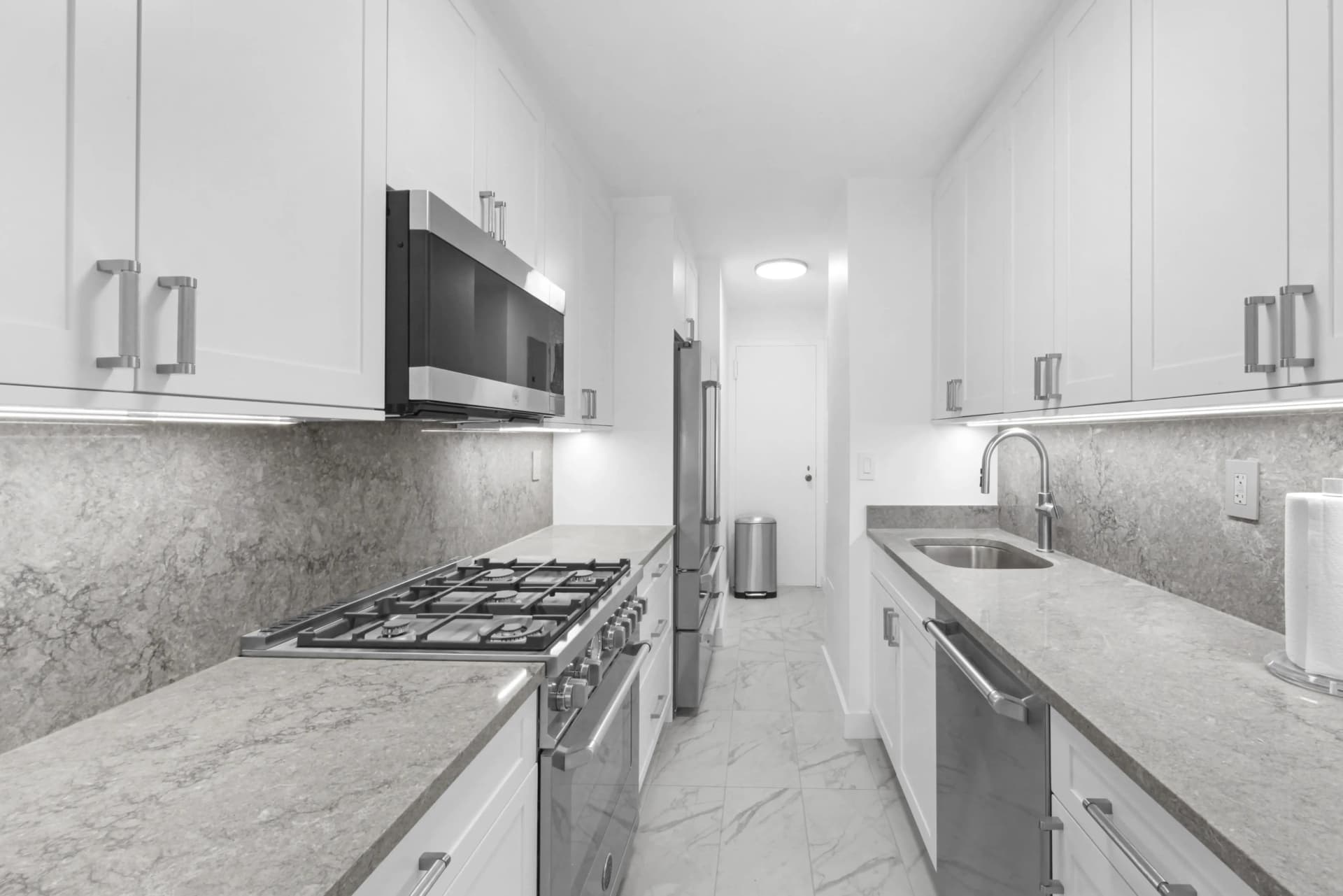 920 Park Avenue #002B, Manhattan, NY 10028 apartment_kitchen 1