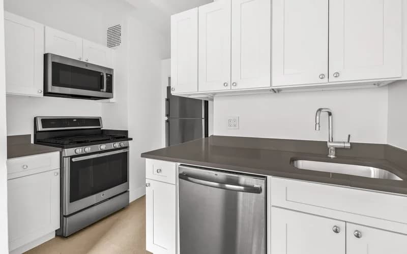 12 East 86 Street #703, Manhattan, NY 10028 apartment_kitchen 1