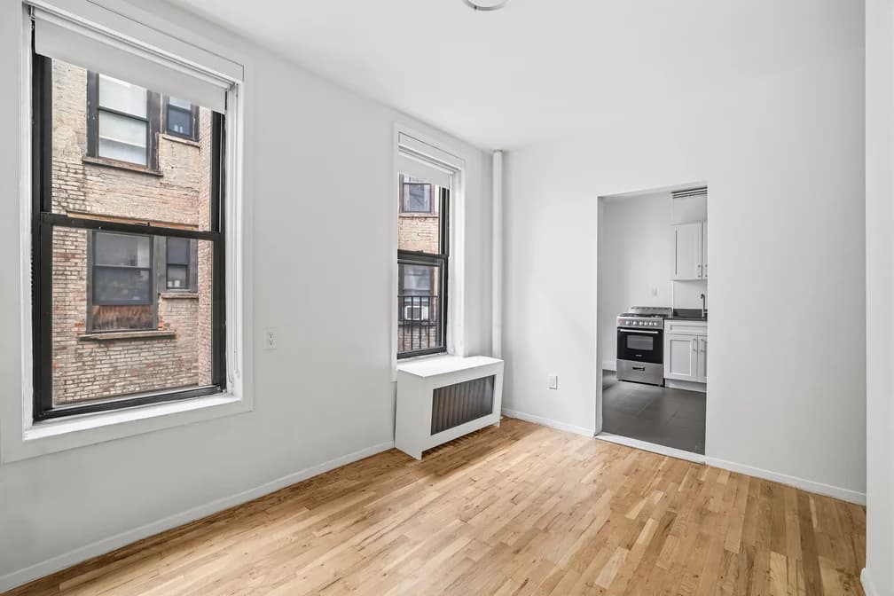 176 E 81 St #4C, Manhattan, NY 10028