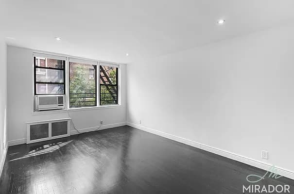 119 E 83 St #6-A, Manhattan, NY 10028 apartment_living_room 1