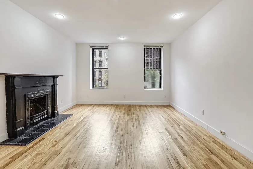 128 East 96 Street #3-B, Manhattan, NY 10128 apartment_living_room 1