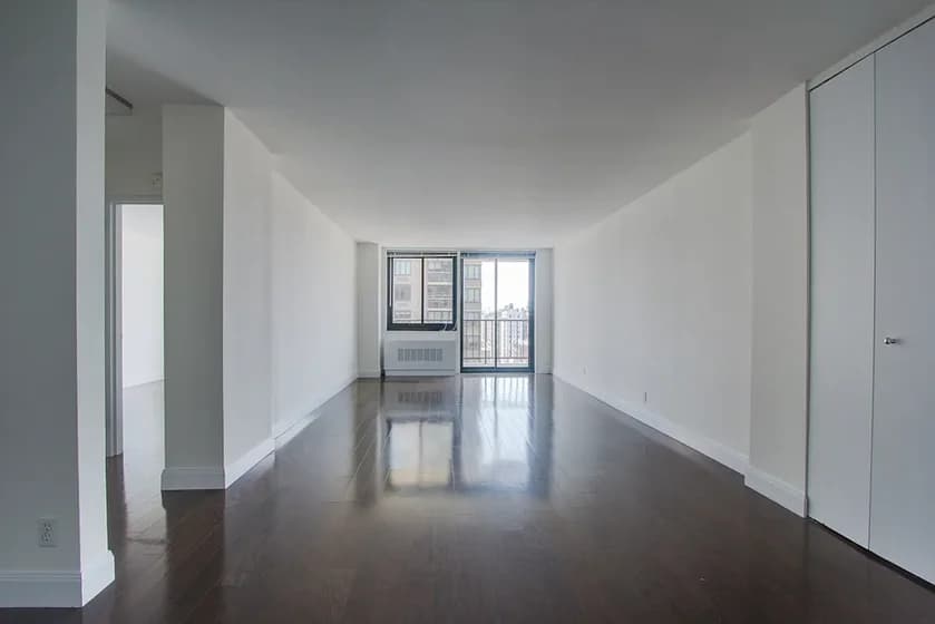 200 East 82 Street #27B, Manhattan, NY 10028 apartment_living_room 1