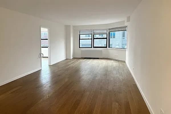 201 E 83 St #9B, Manhattan, NY 10028