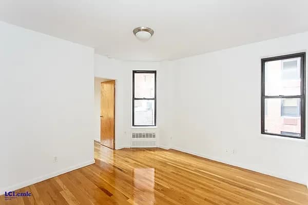 204 East 84 Street #4RW, Manhattan, NY 10028 apartment_living_room 1