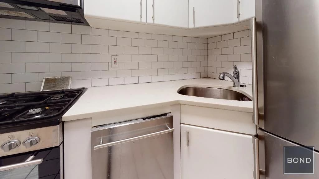 216 East 85 Street #2D, Manhattan, NY 10028 apartment_kitchen 1