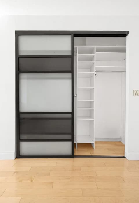 233 East 86 St #15A, Manhattan, NY 10028 apartment_closet 1