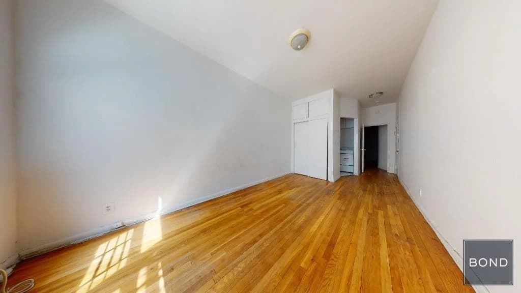 219 East 88 Street #1A, Manhattan, NY 10128 apartment_bedroom_room 1