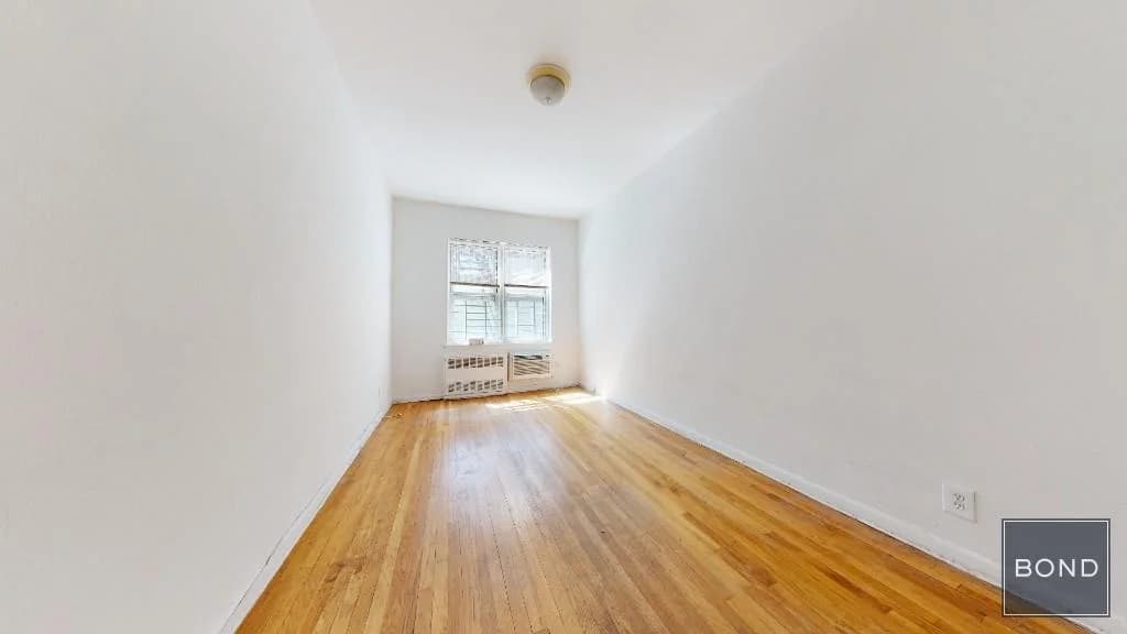 219 East 88 Street #1A, Manhattan, NY 10128 apartment_bedroom_room 1