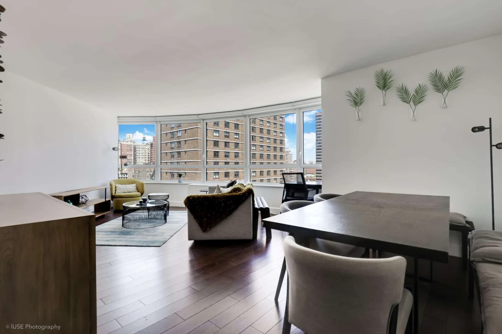 200 East 94 Street #0, Manhattan, NY 10128 apartment_living_room 1