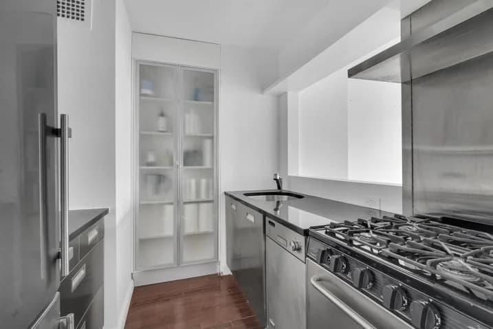 301 East 79 Street #28K, Manhattan, NY 10075