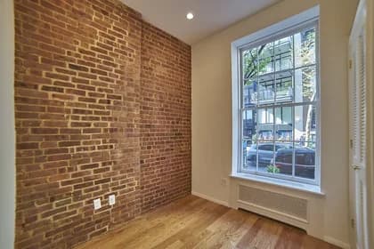 307 E 81 St #1FE, Manhattan, NY 10028