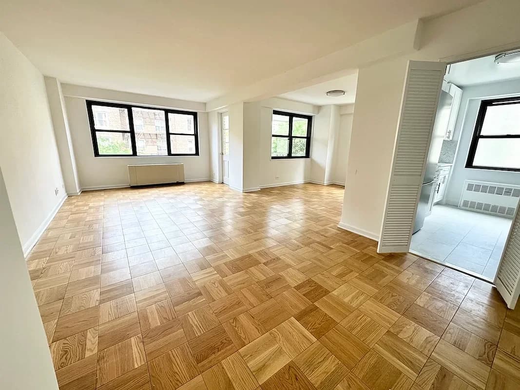 Yorkshire Towers 305 East 86 Street #11J, Manhattan, NY 10028 apartment_living_room 1