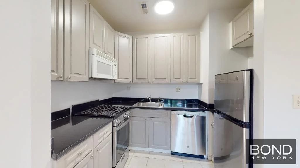 318 East 89 Street #5A, Manhattan, NY 10128 apartment_kitchen 1