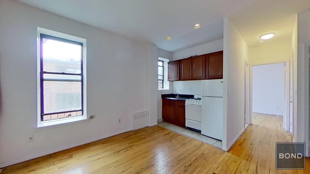 324 East 91 Street #23, Manhattan, NY 10128 apartment_living_room 1