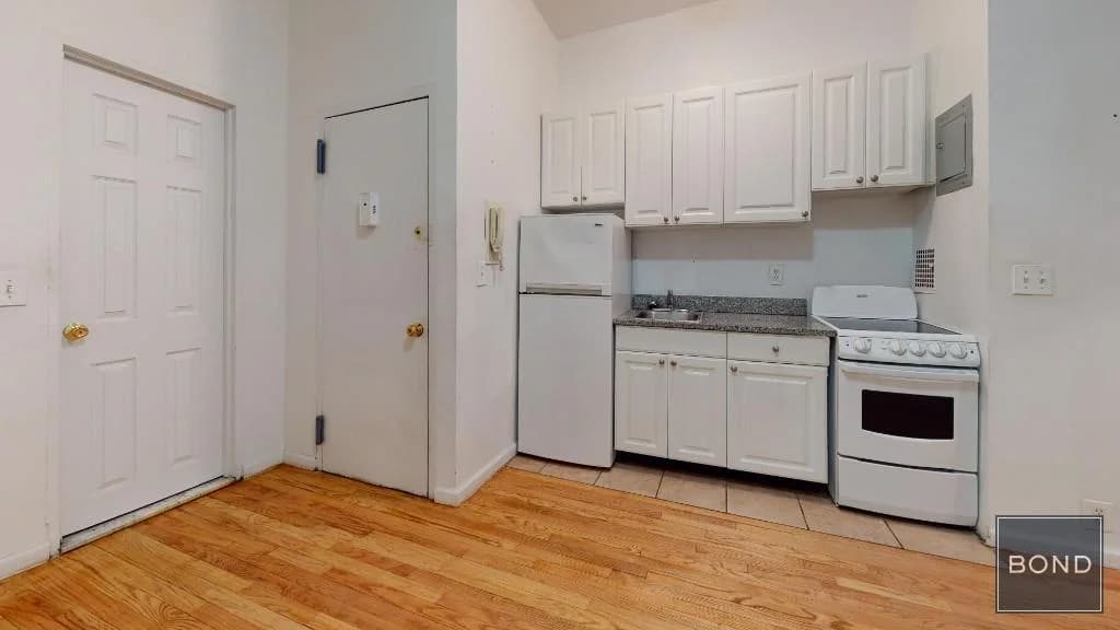 330 East 93 Street #3A, Manhattan, NY 10128 apartment_kitchen 1
