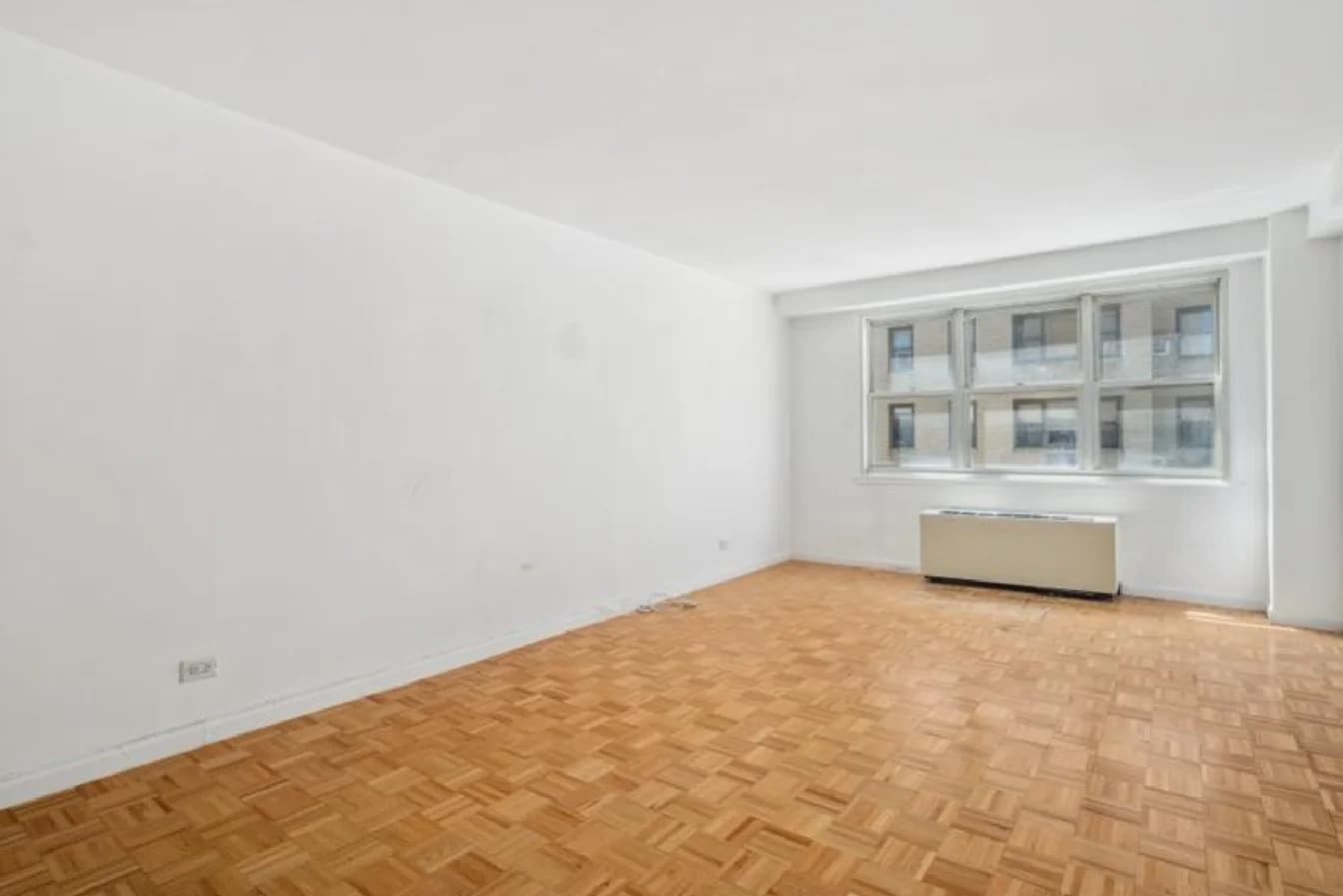 420 East 80 Street #7E, Manhattan, NY 10075 apartment_living_room 1
