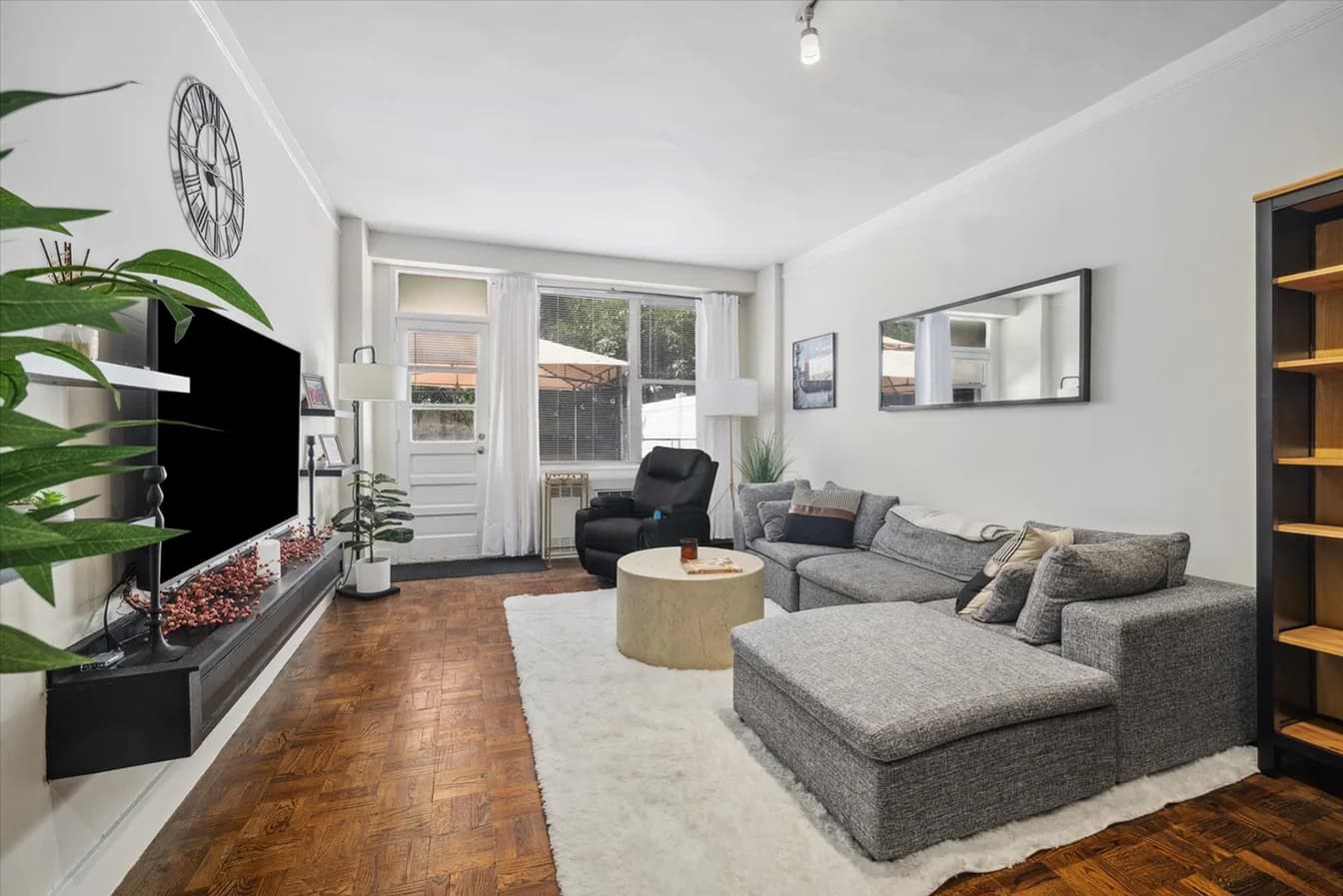 420 East 80 Street #7E, Manhattan, NY 10075 apartment_living_room 1