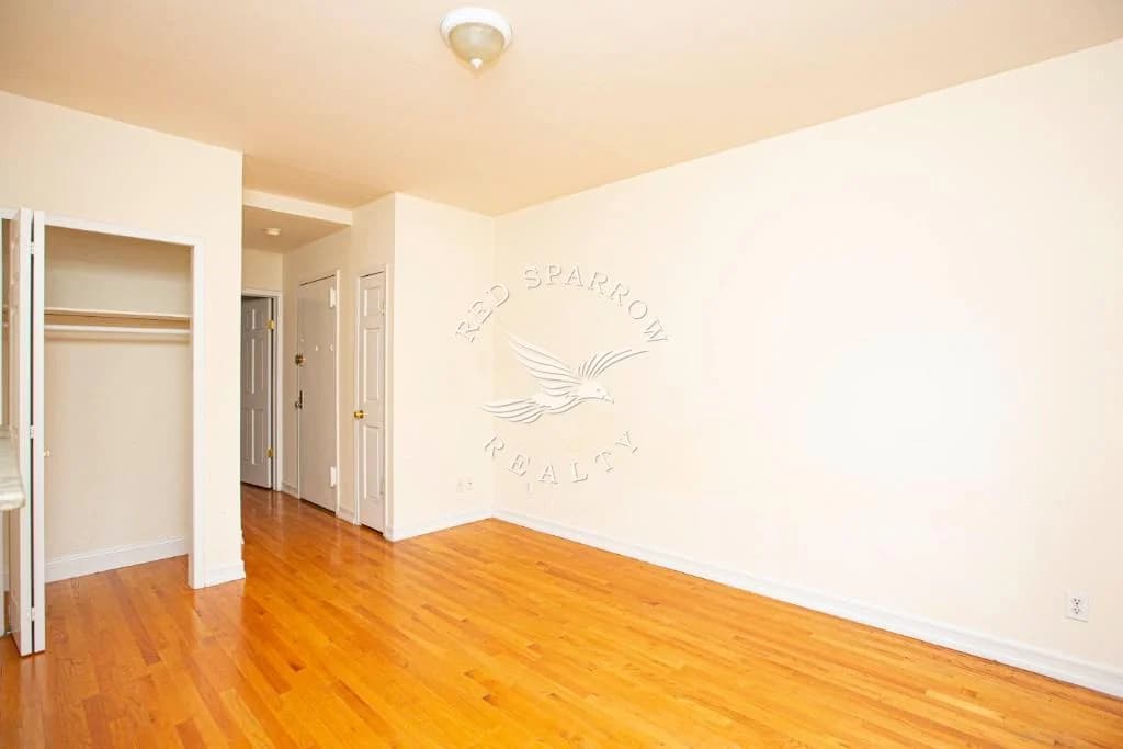 420 East 83 Street #5E, Manhattan, NY 10028 apartment_bedroom_room 1