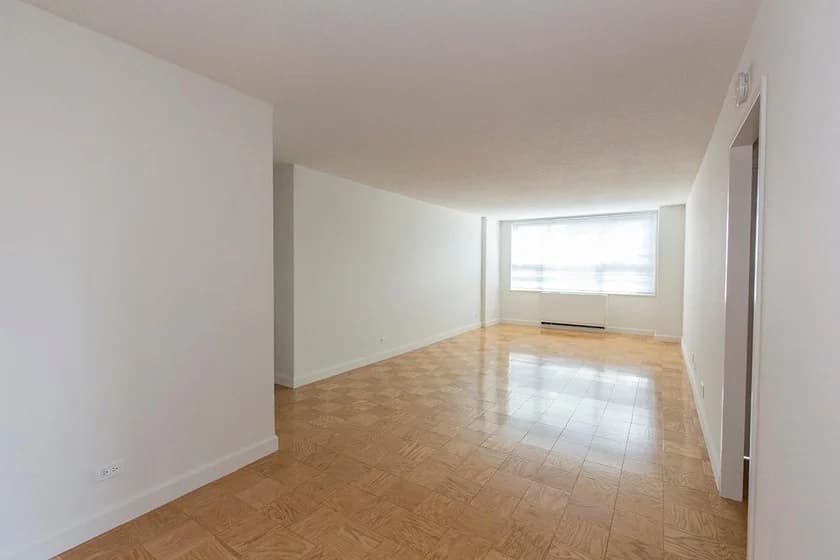 1675 York Avenue #5702, Manhattan, NY 10128 apartment_living_room 1