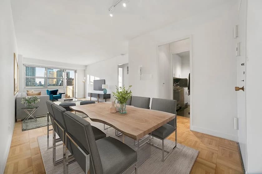 500 East 85 Street #9879, Manhattan, NY 10028 apartment_dining_room 1