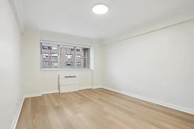 85 East End Avenue #12D, Manhattan, NY 10028 apartment_living_room 1