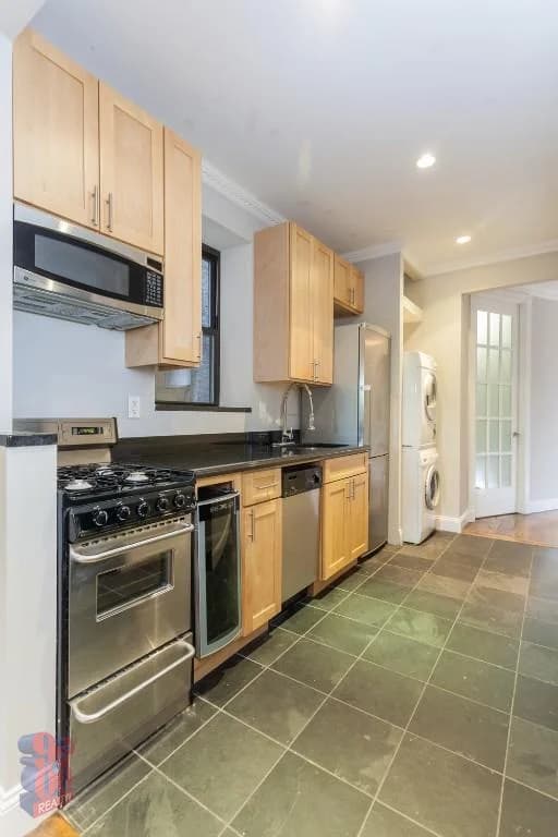 171 East 102 Street #2W, Manhattan, NY 10029 apartment_kitchen 1
