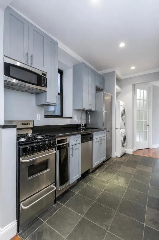 171 East 102 Street #4E, Manhattan, NY 10029 apartment_kitchen 1