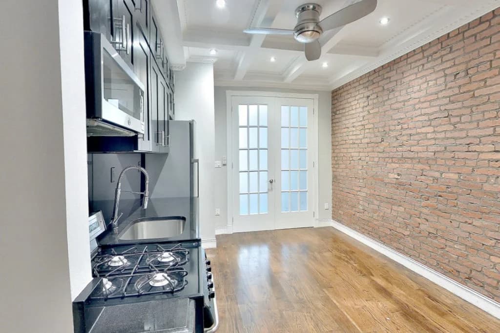 15 West 103 Street #1B, Manhattan, NY 10025 apartment_living_room 1