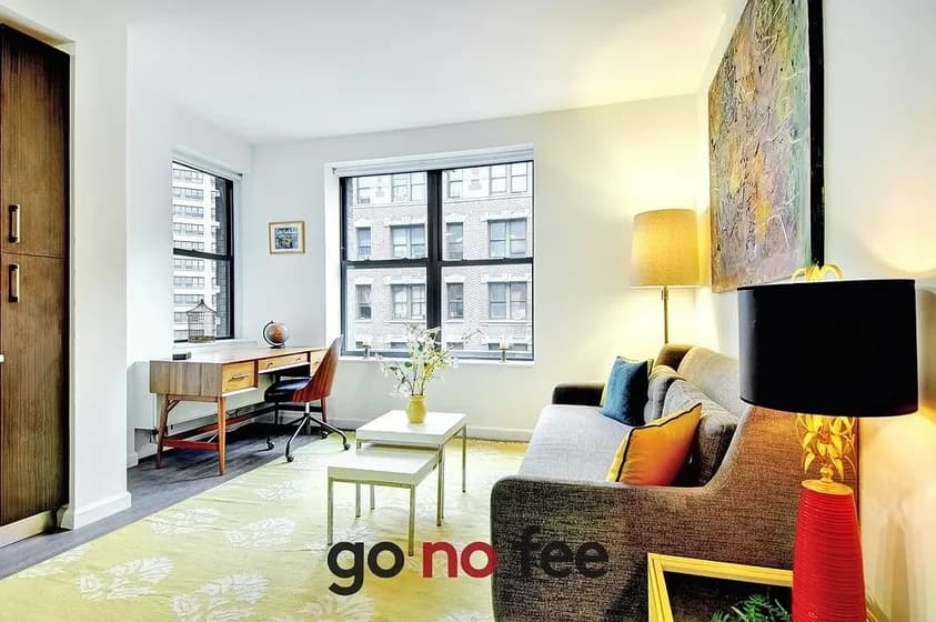 272 Manhattan Avenue #3A, Manhattan, NY 10026 apartment_living_room 1