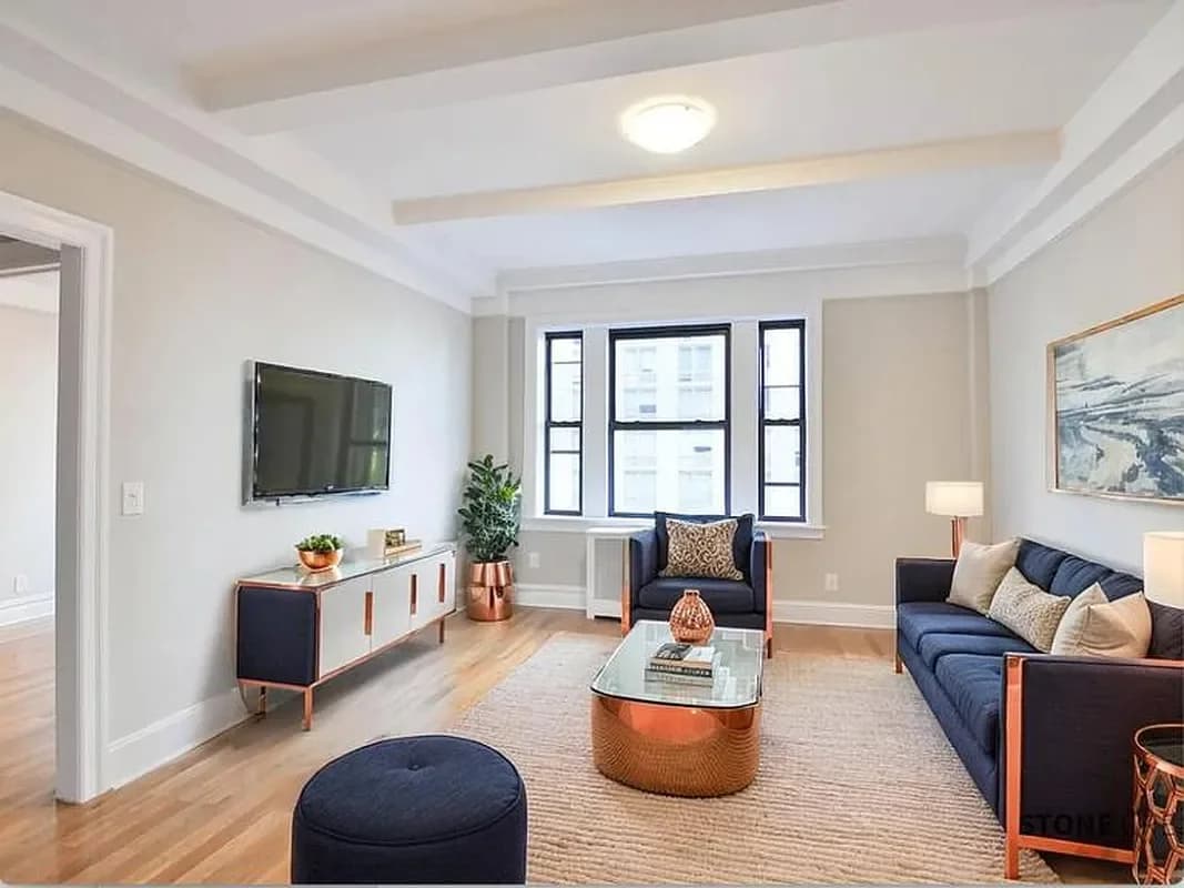 412 Cathedral Parkway #94, Manhattan, NY 10025 apartment_living_room 1