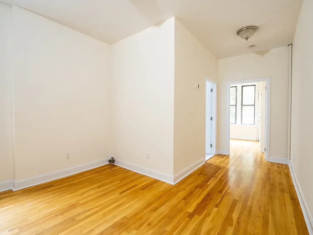 202 West 98 Street #4D, Manhattan, NY 10025 apartment_living_room 1