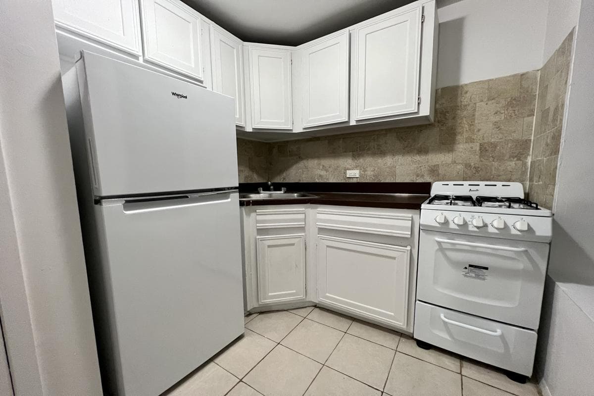 221 West 105 Street #3RW, Manhattan, NY 10025 apartment_kitchen 1