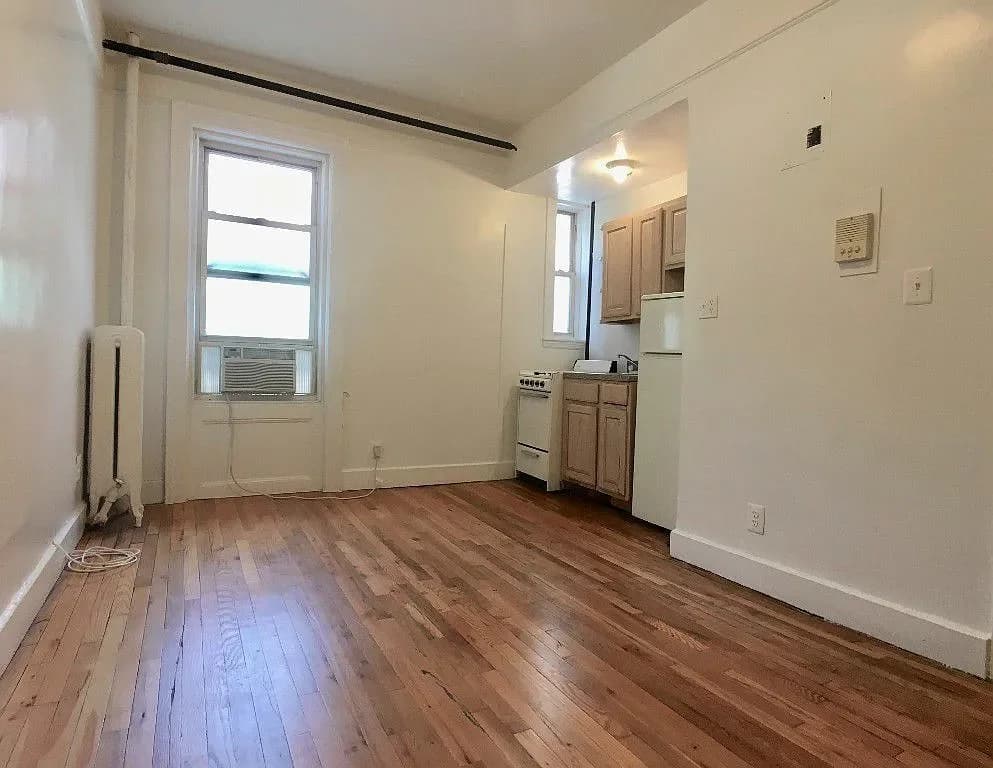 2753 Broadway #B8, Manhattan, NY 10025 apartment_kitchen 1