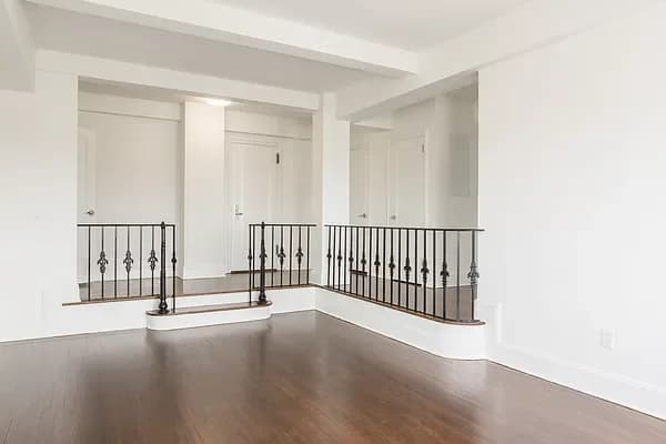 501 West 113 Street #1701, Manhattan, NY 10025 apartment_living_room 1