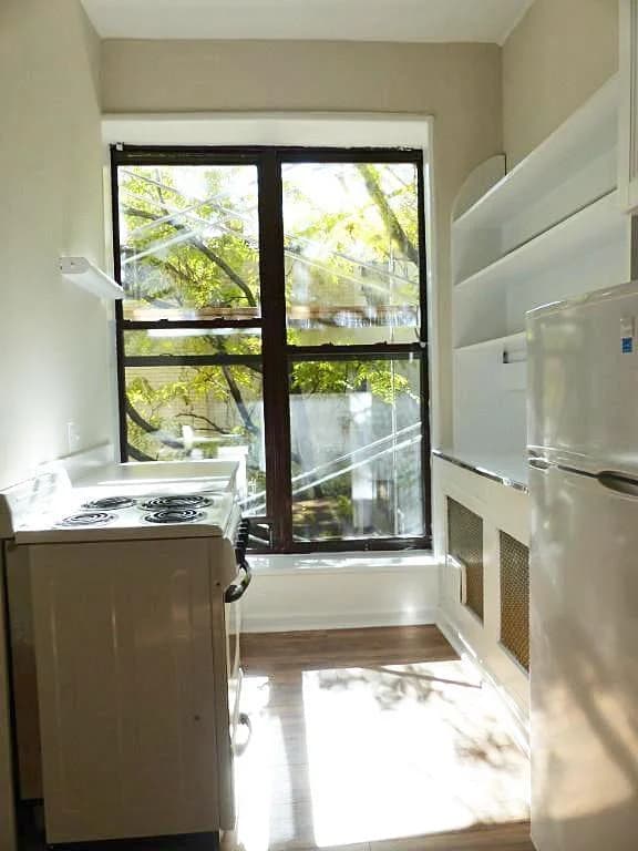 318 West 106 Street #4RW, Manhattan, NY 10025 apartment_kitchen 1