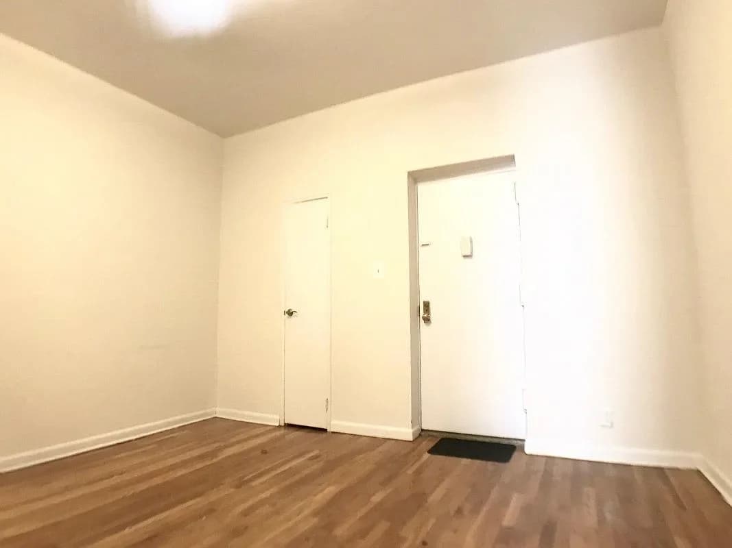 2363 Adam Clayton Powell Jr Boulevard #2-B, Manhattan, NY 10030 apartment_living_room 1