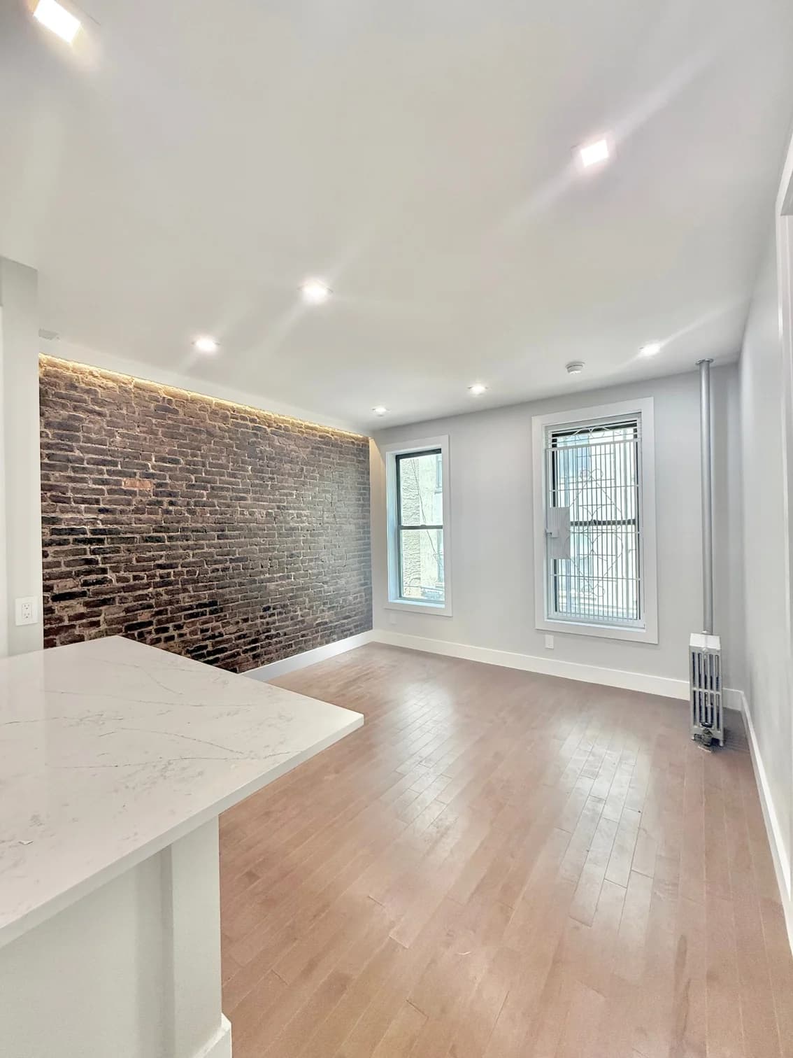 205 West 147 Street #3, Manhattan, NY 10039 apartment_living_room 1