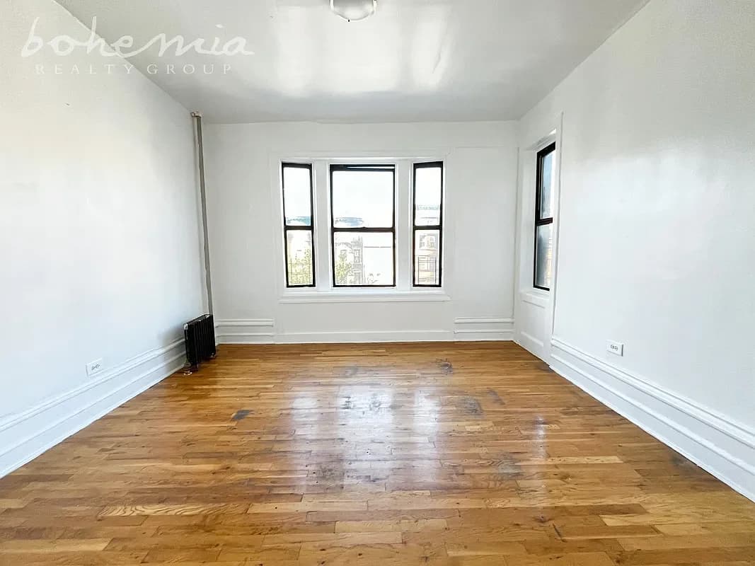 772 Saint Nicholas Avenue #40, Manhattan, NY 10031 apartment_living_room 1