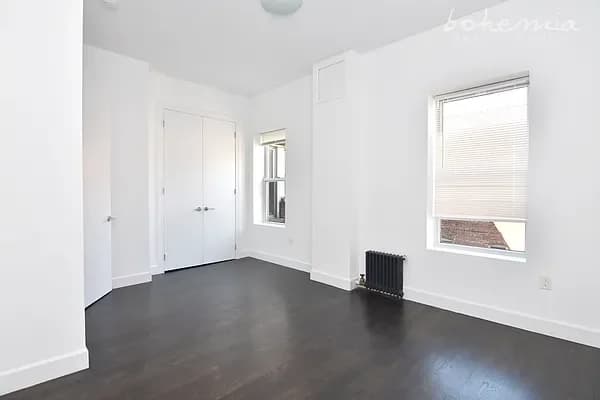 605 W 141 St #63, Manhattan, NY 10031 apartment_living_room 1