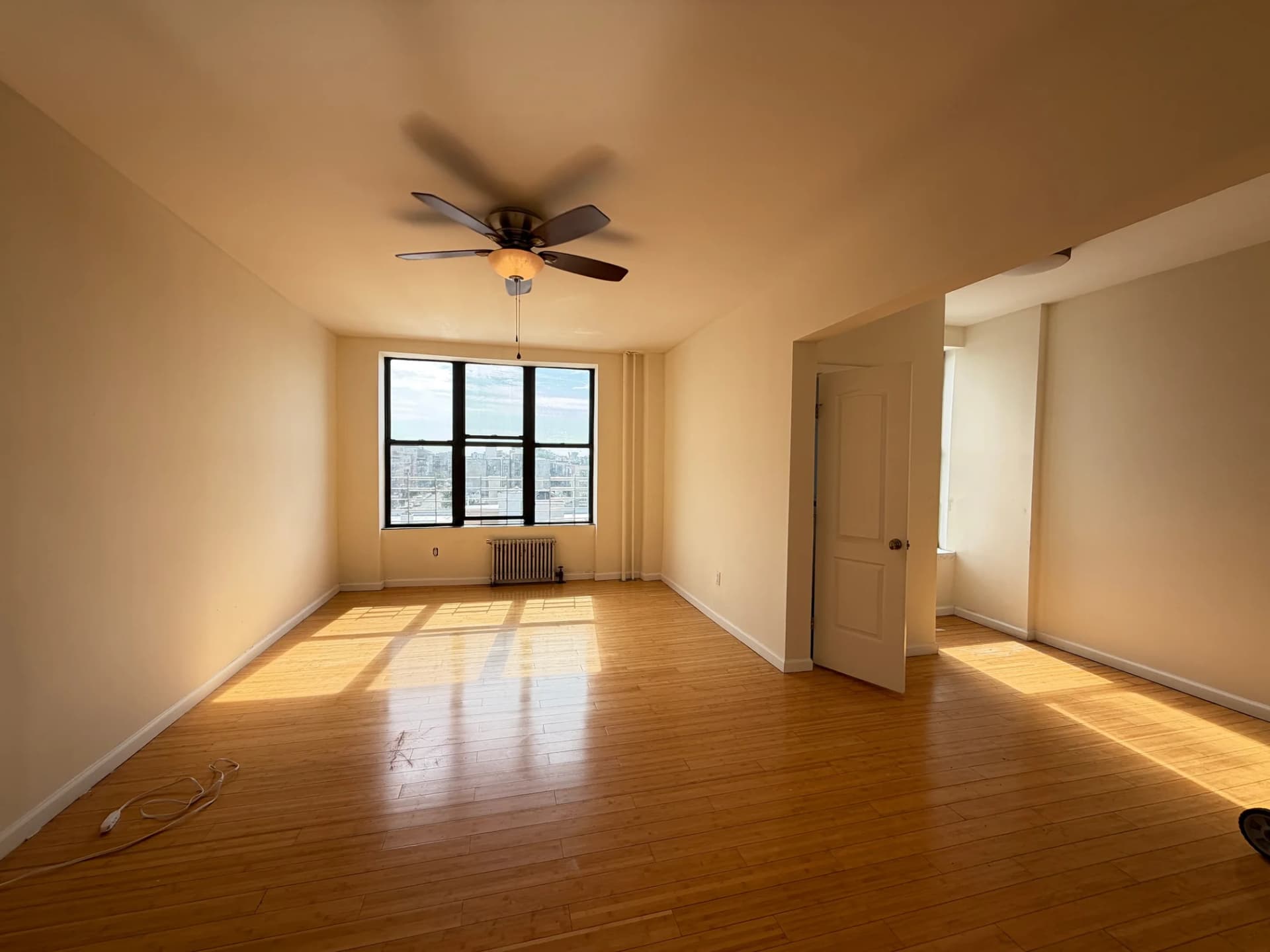676 Riverside Drive #9-A, Manhattan, NY 10031 apartment_living_room 1