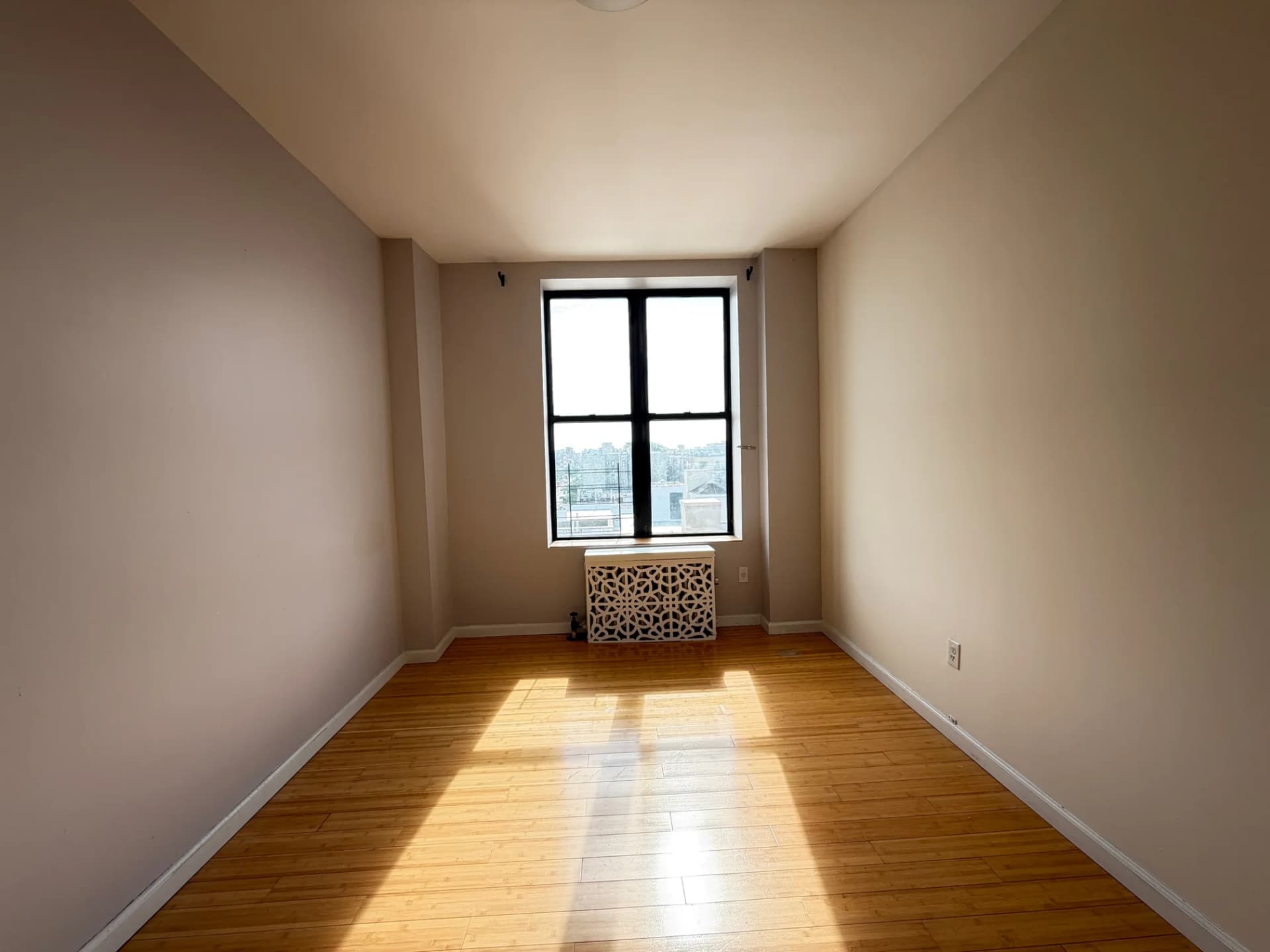 676 Riverside Drive #9-A, Manhattan, NY 10031 apartment_bedroom_room 1