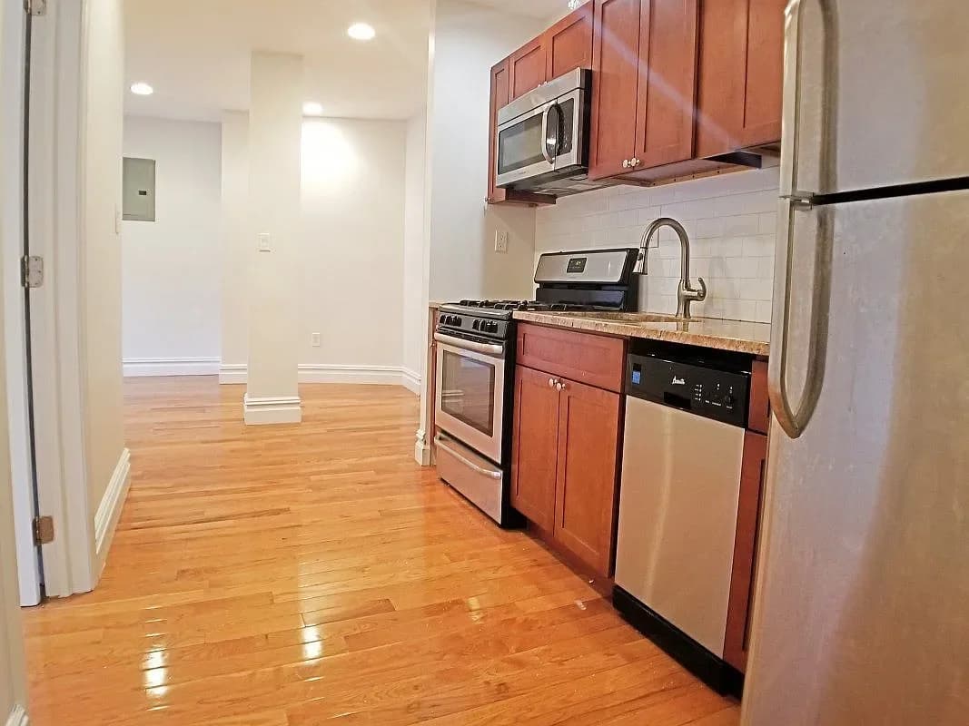 515 West 171 Street #54, Manhattan, NY 10032 apartment_kitchen 1