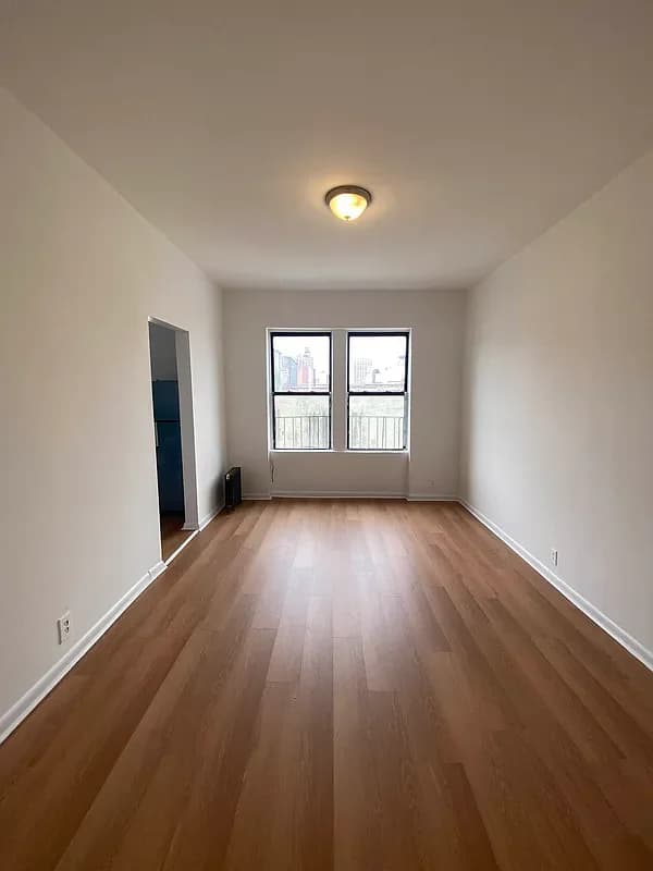 555 West 173 Street #65, Manhattan, NY 10033 apartment_living_room 1