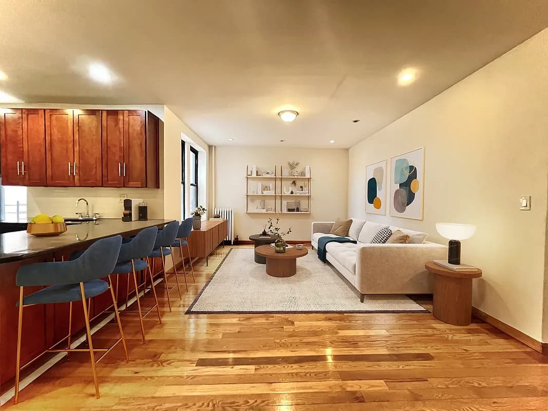 645 West 162 Street #41, Manhattan, NY 10032 apartment_living_room 1