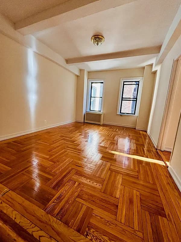 128 Ft Washington Avenue #2F, Manhattan, NY 10032 apartment_living_room 1