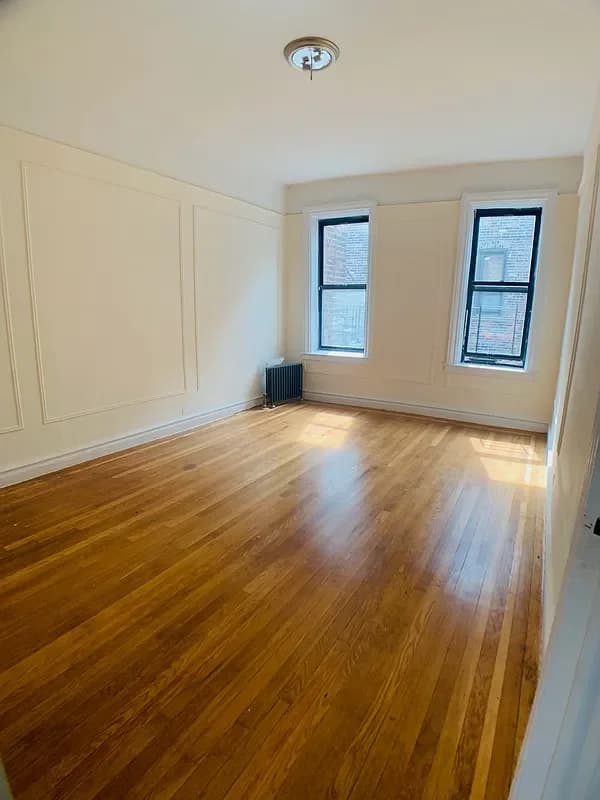 124 Ft George Avenue #E5, Manhattan, NY 10040 apartment_living_room 1