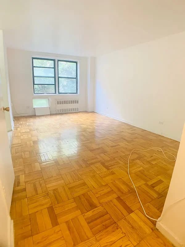 34 Bogardus Place #6C, Manhattan, NY 10040 apartment_living_room 1