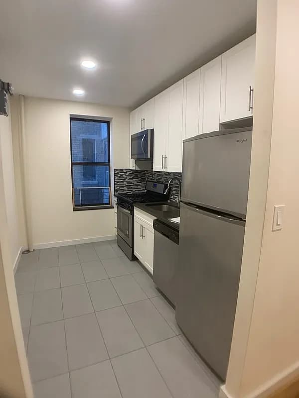 60 Sherman Avenue #3A, Manhattan, NY 10040 apartment_kitchen 1