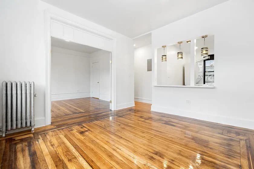 715 West 180 Street #54, Manhattan, NY 10033 apartment_living_room 1