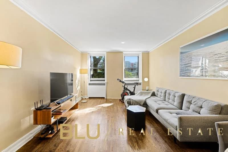 350 Cabrini Boulevard #1-A, Manhattan, NY 10040 apartment_living_room 1